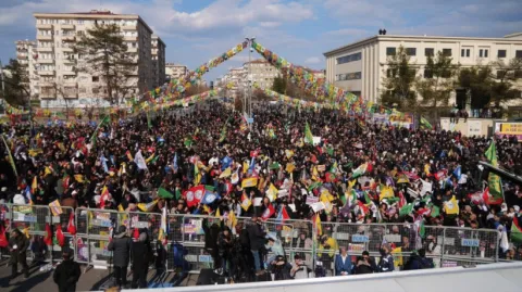 dem parti diyarbakır mitingi