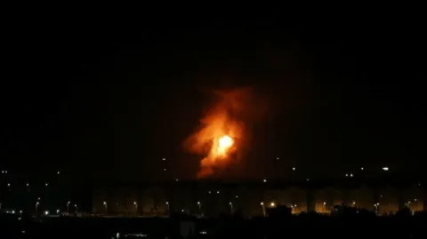 israil suriye'ye saldırı