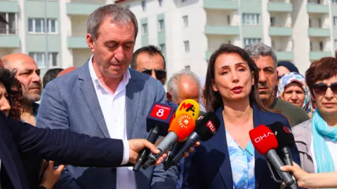 DEM Parti