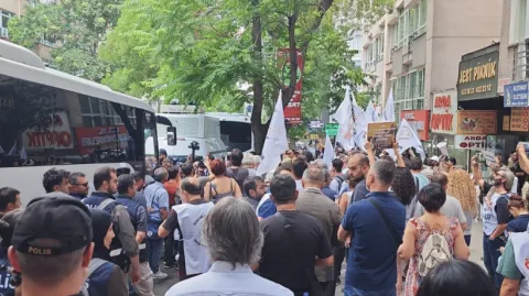 Özel Okul Öğretmenleri gözaltı