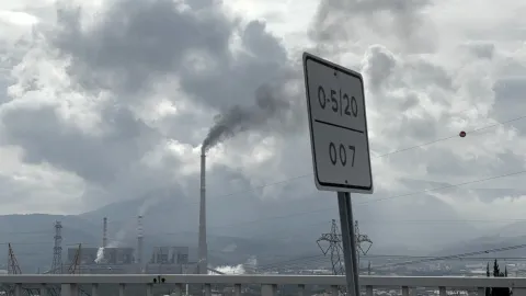 Soma Termik Santrali'nde kriz: Şirket 'kâr etmiyorum' dedi, ücretsiz izne zorlanan işçiler sokağa indi