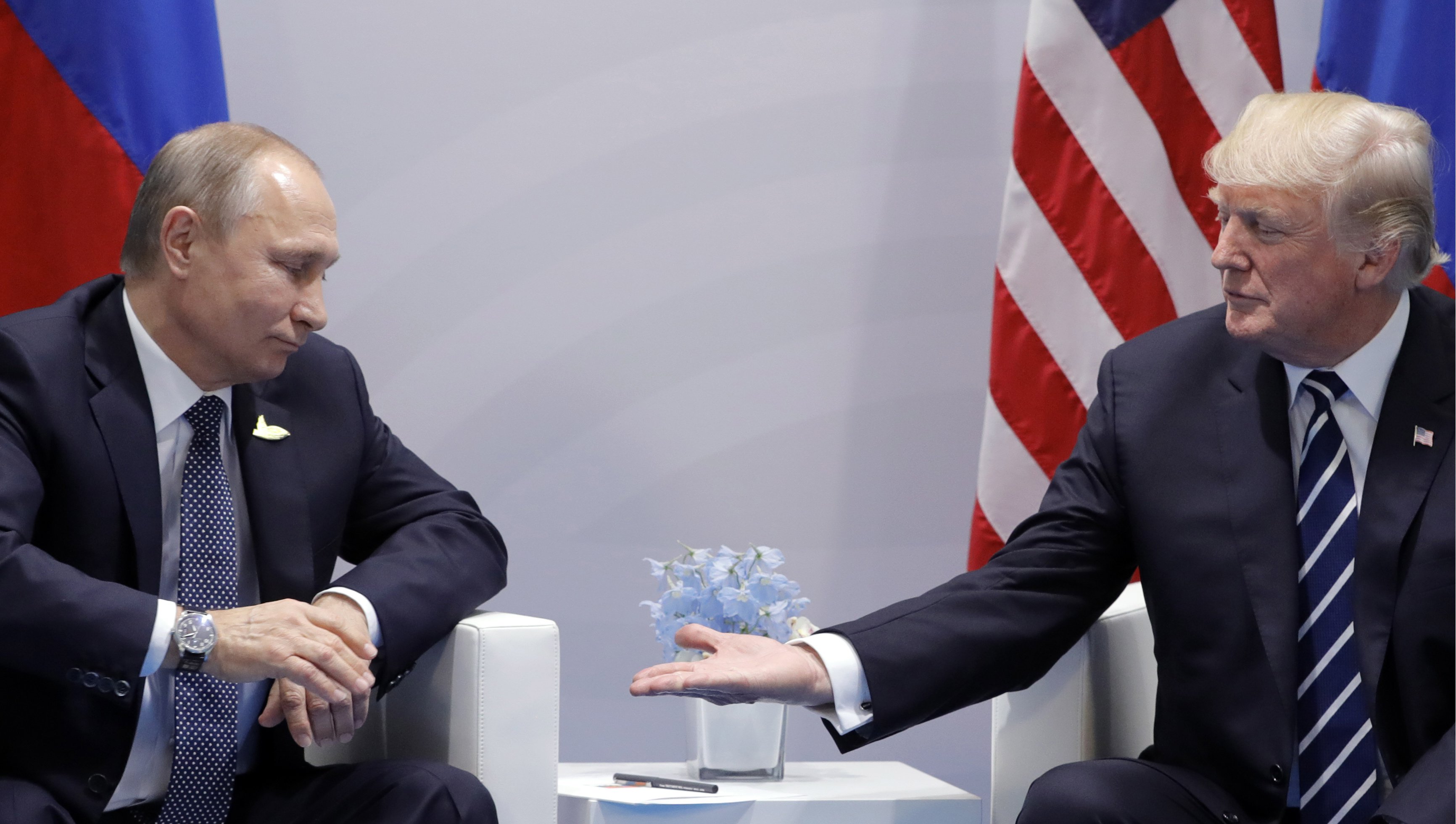 Трамп против санкций. Трамп против Путина.